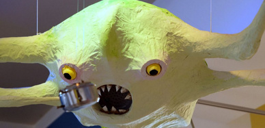 Monster aus Pappmaschée